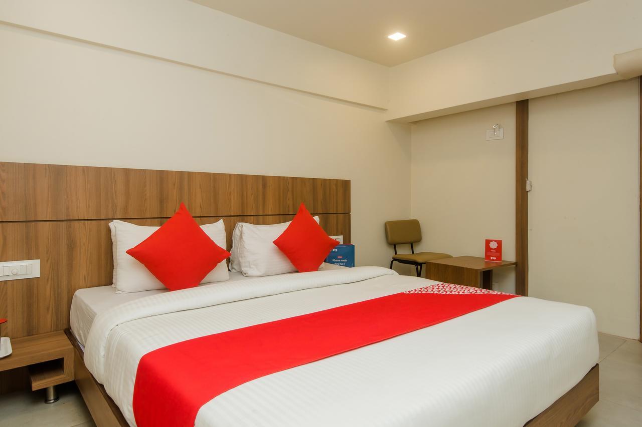 Oyo 13857 Hotel Imperial Umele Ngoại thất bức ảnh