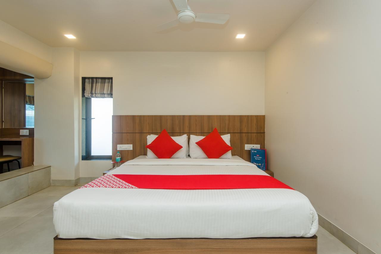 Oyo 13857 Hotel Imperial Umele Ngoại thất bức ảnh