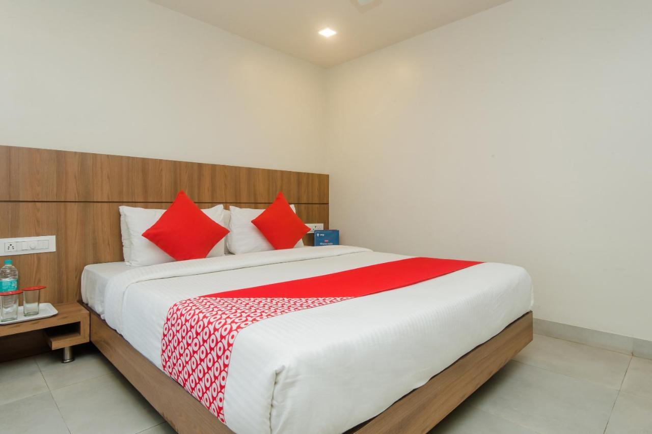 Oyo 13857 Hotel Imperial Umele Ngoại thất bức ảnh